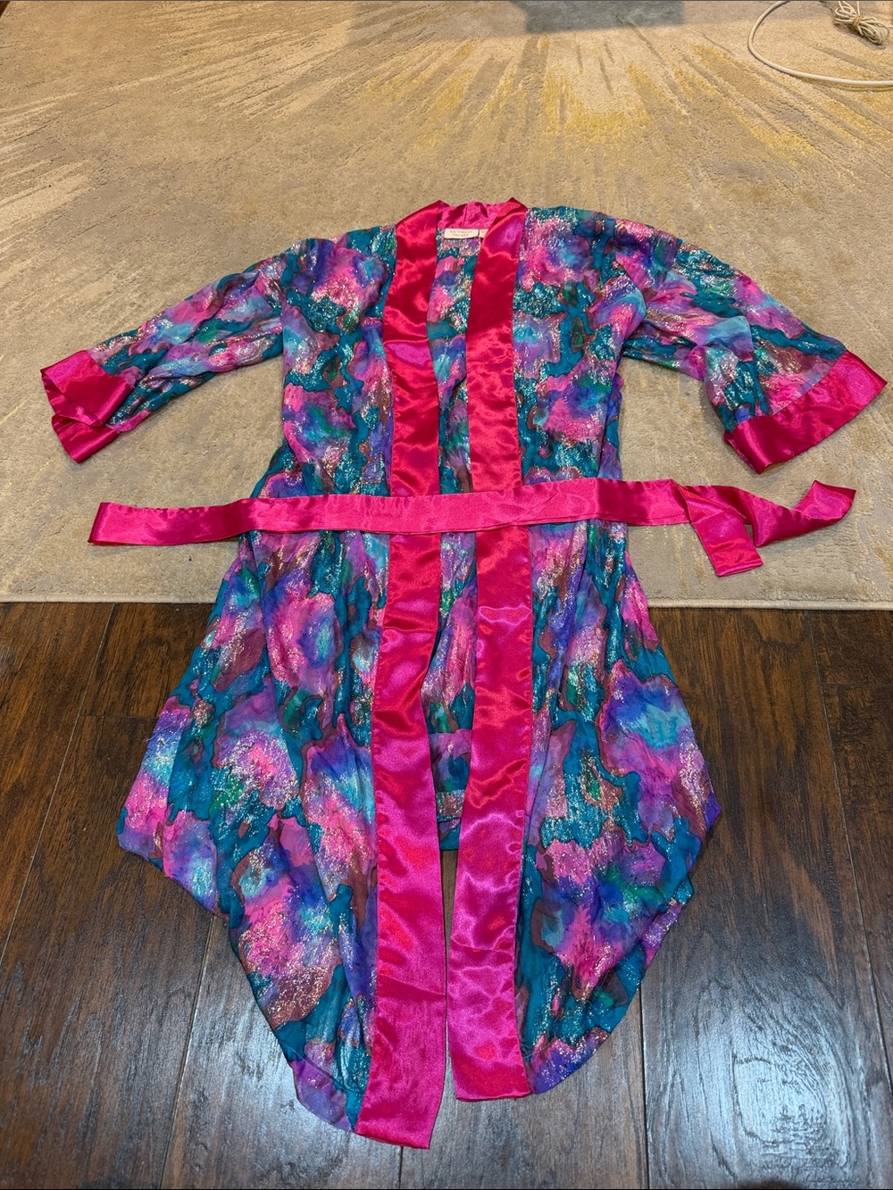 Vintage Gold Label Victorias
Secret Robe RARE VS Colorful metallic
Robe OS